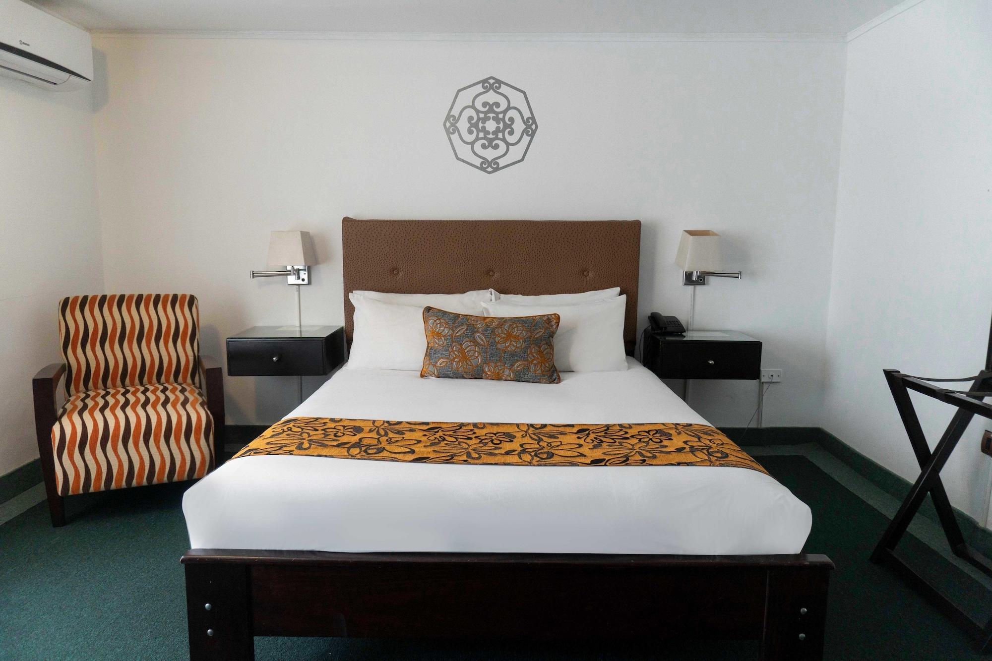 Hotel Basadre 3*