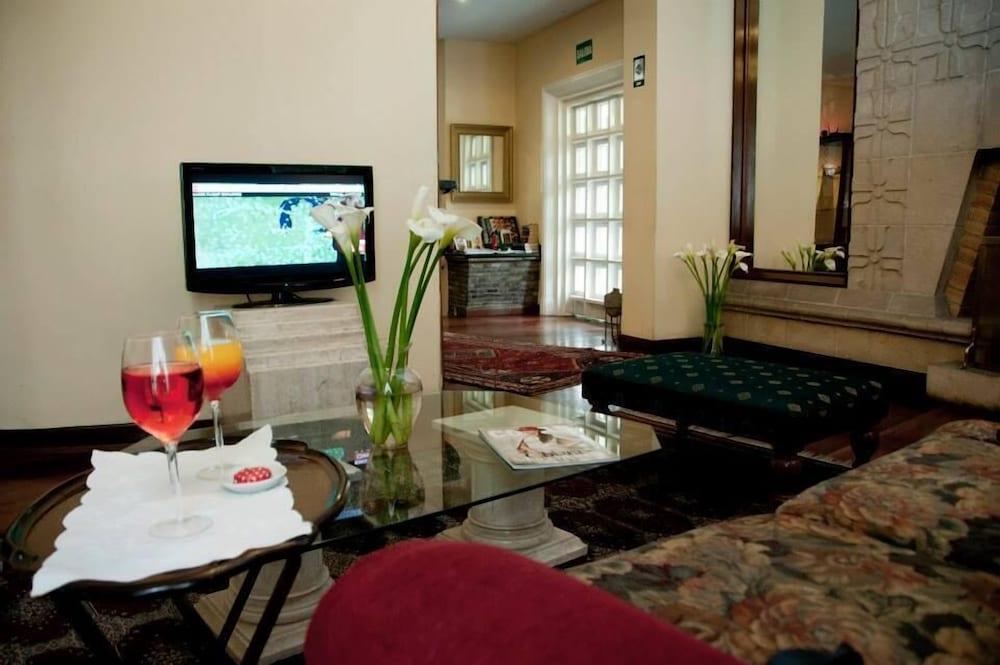 Hotel Basadre